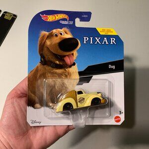 Hot Wheels Character Cars Pixar Dug NIB